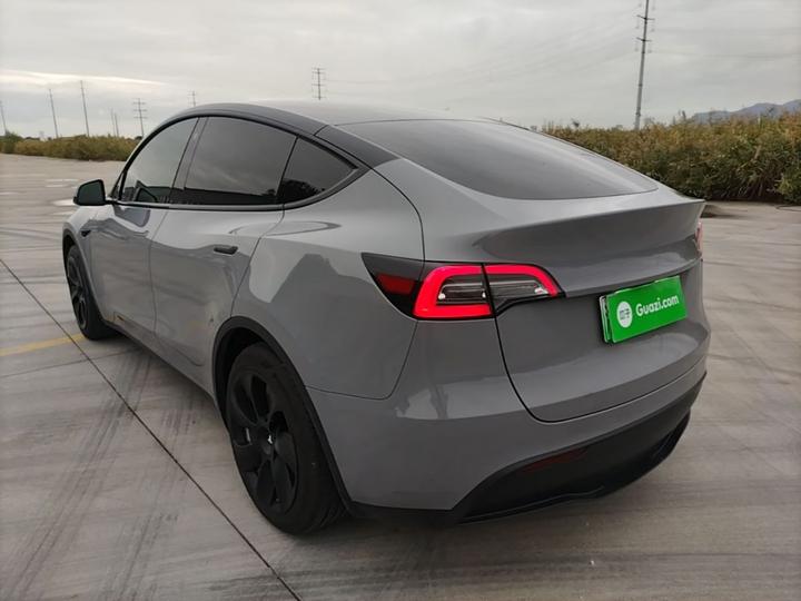 Model Y 2022 Facelift RWD photo 4