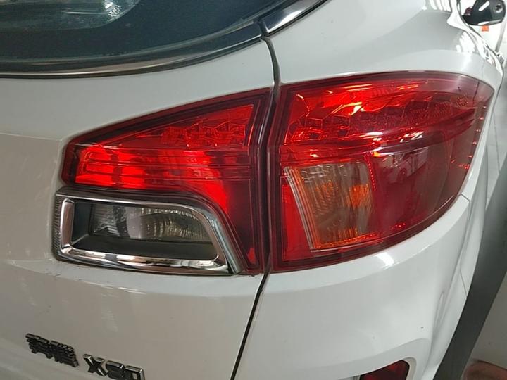 Bestune X80 2015 2.0L AT Comfort photo 7