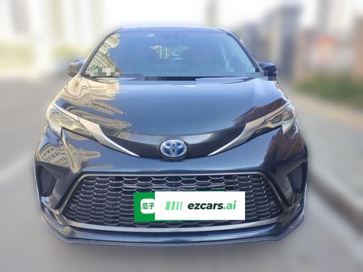 Granvia 2022 2.5L Hybrid Premium photo 2