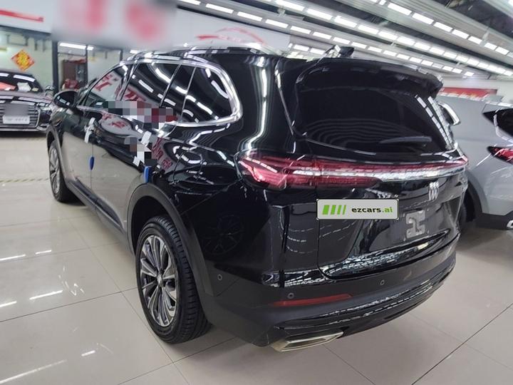 2025 Envision Plus 28T RWD photo 4