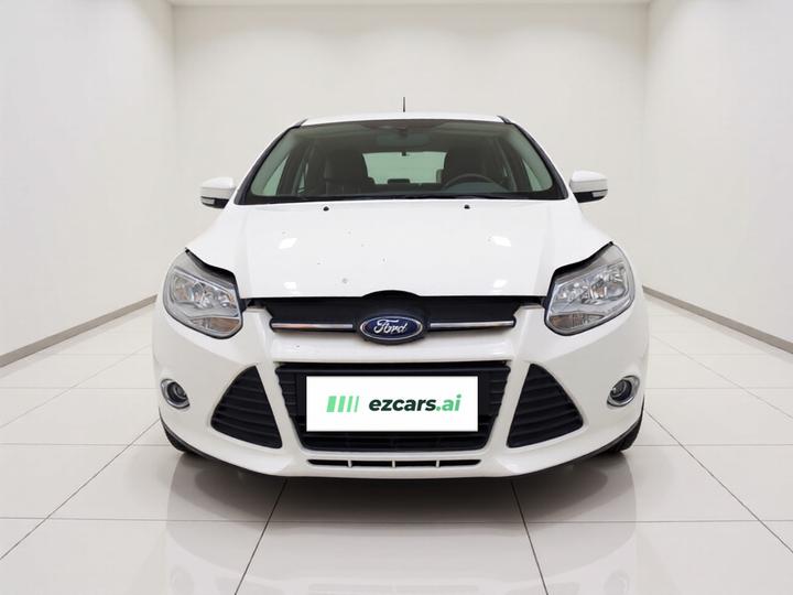 Focus 2012 Hatchback 1.6L AT photo 2