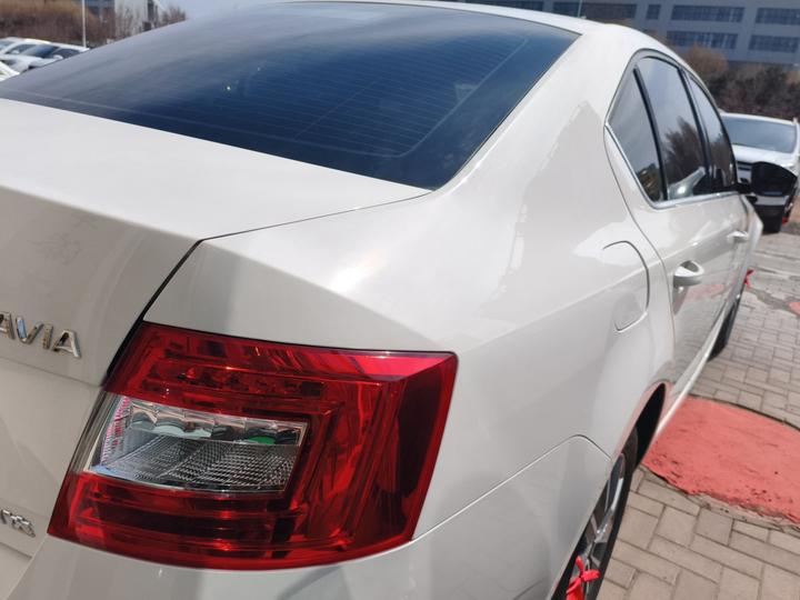 Octavia 2017 Classic 1.6L MT Comfort photo 4