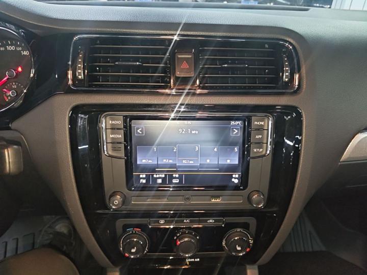 Sagitar 2018 180TSI DSG Exclusive photo 8