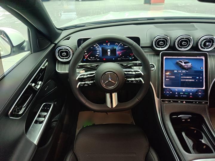 C-Class 2024 C 260 L Sport photo 6