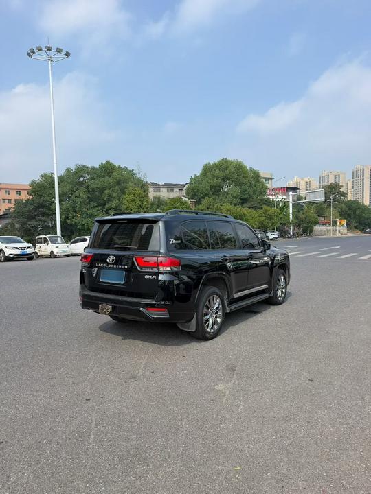 Land Cruiser Parallel Import photo 6