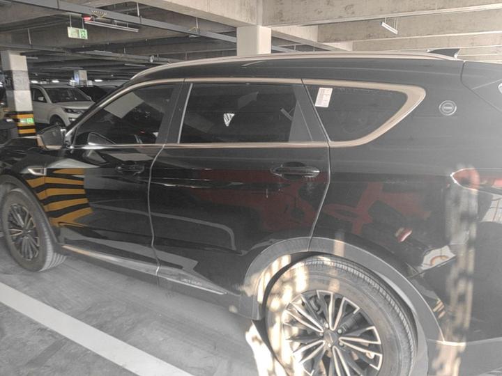 X70 PLUS 2023 1.5T MT 5-Seater photo 3