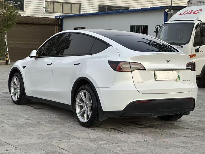 Model Y 2021 Standard Range RWD photo 4