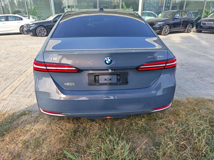 i5 2024 eDrive 35L Exclusive M Sport Package photo 5