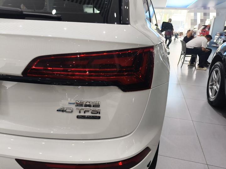 Q5L 2024 40 TFSI Luxury Dynamic photo 7