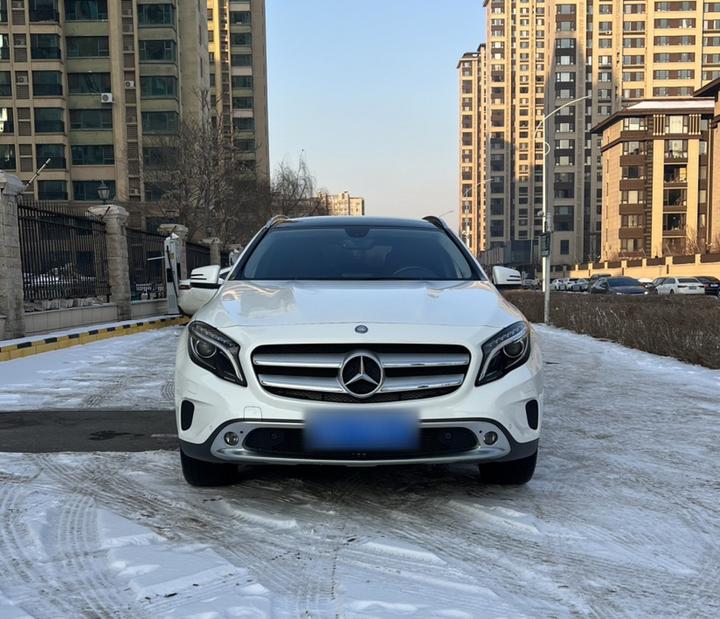 GLA 2015 GLA 220 4MATIC Luxury photo 2