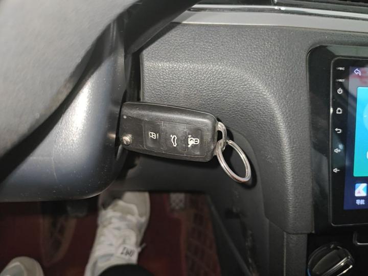 Bora 2015 1.6L MT Comfort photo 8