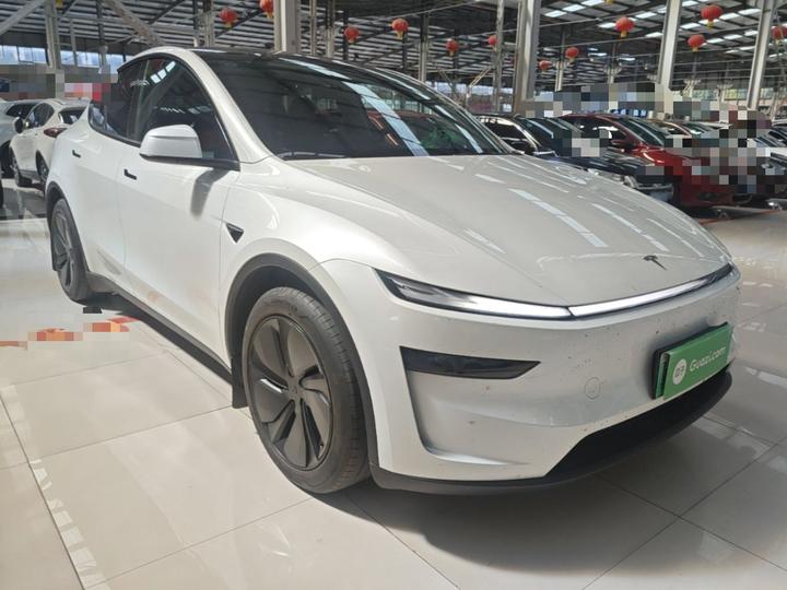 Model Y 2025 RWD photo 3