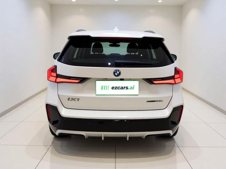 iX1 2023 eDrive25L M Sport Package photo 3