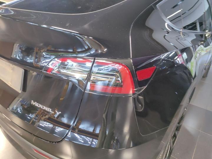 Model Y 2021 Standard Range RWD photo 7