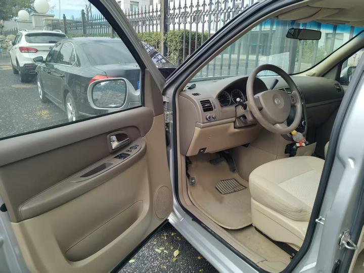GL8 2014 2.4L Comfort photo 7
