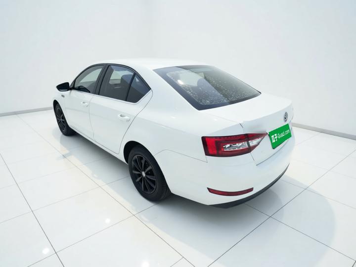Octavia 2018 1.6L AT Comfort photo 4