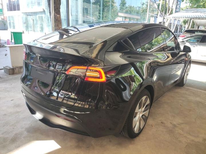 Model Y 2022 Facelift RWD photo 4
