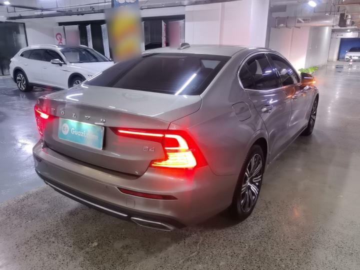 S60 2022 B4 Luxury photo 4