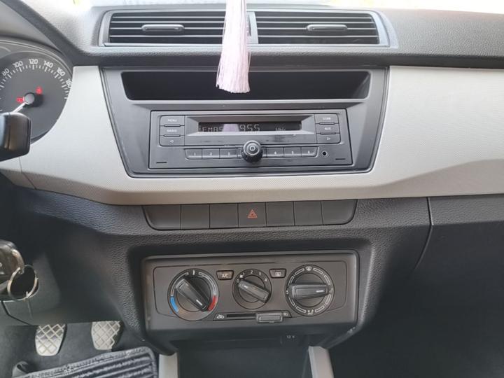 Fabia 2015 1.4L MT photo 8