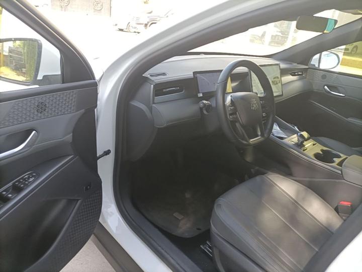 Qin PLUS 2025 DM-i ADAS 120KM photo 3