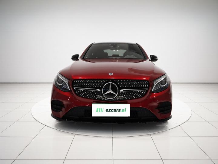 GLC Coupe 2018 GLC 200 4MATIC Coupe SUV photo 2