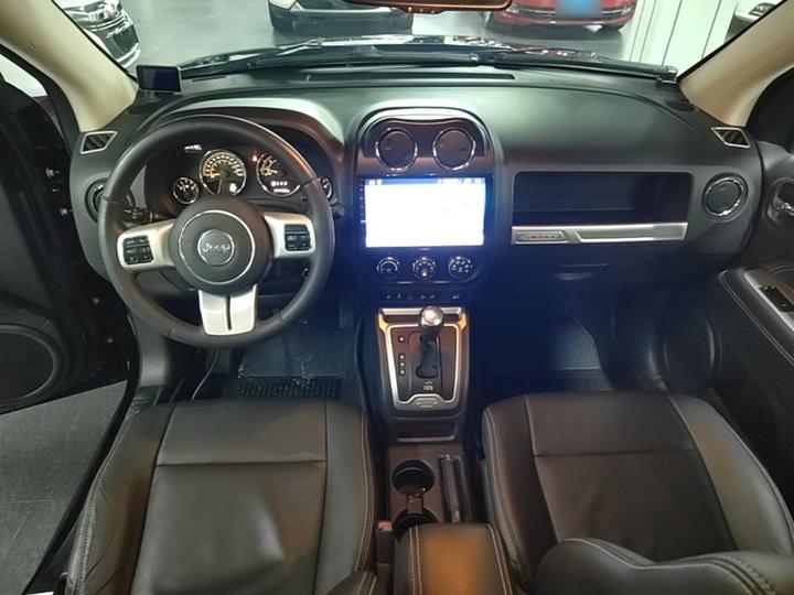 Compass Imported 2015 2.0L RWD Luxury photo 5