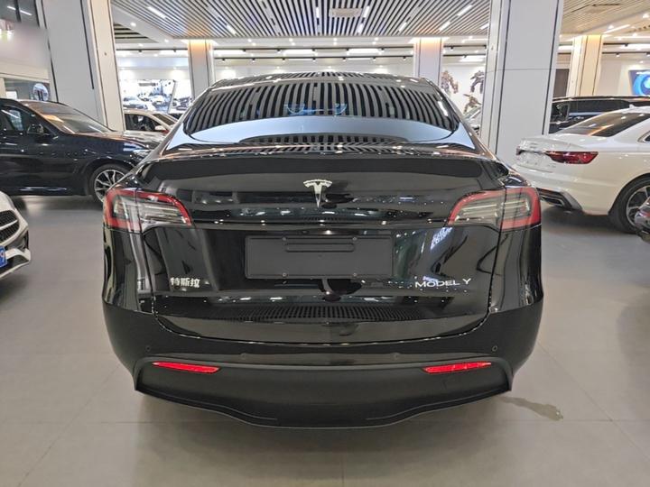 Model Y 2022 Facelift RWD photo 5