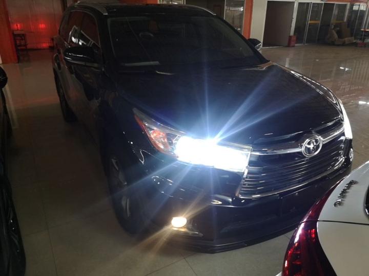 Highlander 2015 2.0T AWD Luxury 7-Seater photo 2