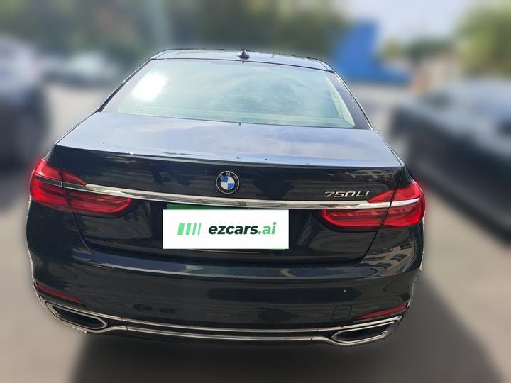 7 Series 2017 740Li Leading photo 5