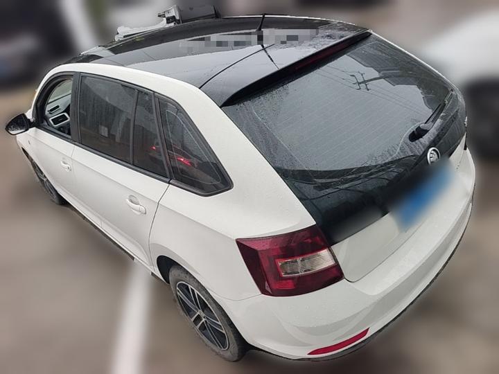 Rapid Spaceback 2014 1.6L AT Enjoy photo 4