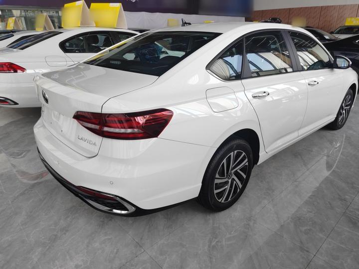 Lavida 2024 1.5L AT photo 4