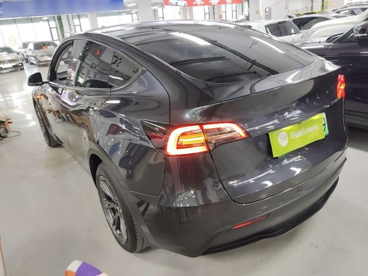 Model Y 2024 RWD photo 4