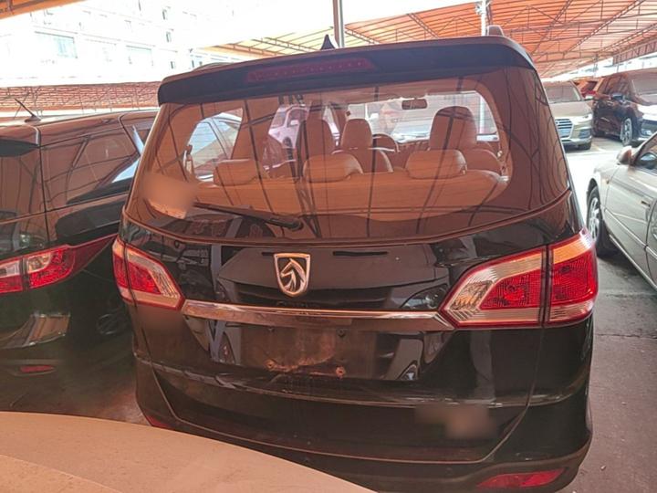 730 2014 1.5L MT Luxury ESP 7-Seater photo 3
