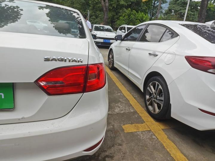 Sagitar 2014 Facelift 1.6L AT Comfort photo 7