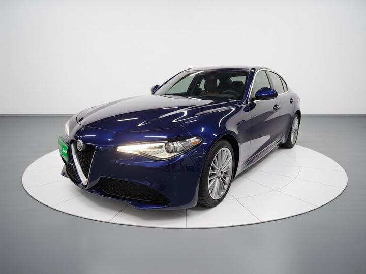 Alfa Romeo Giulia 2017 2.0T 200HP Luxury
