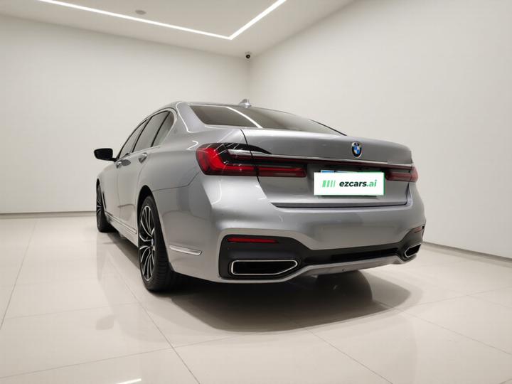 7 Series 2019 740Li Exclusive M Sport Package photo 4