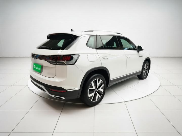 Tayron 2024 330TSI RWD Luxury Plus Advanced photo 4
