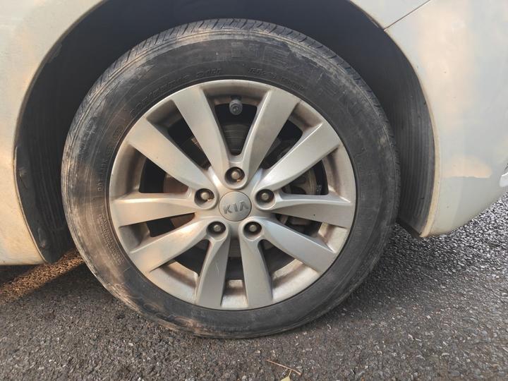 K3 2015 1.6L AT DLX photo 8