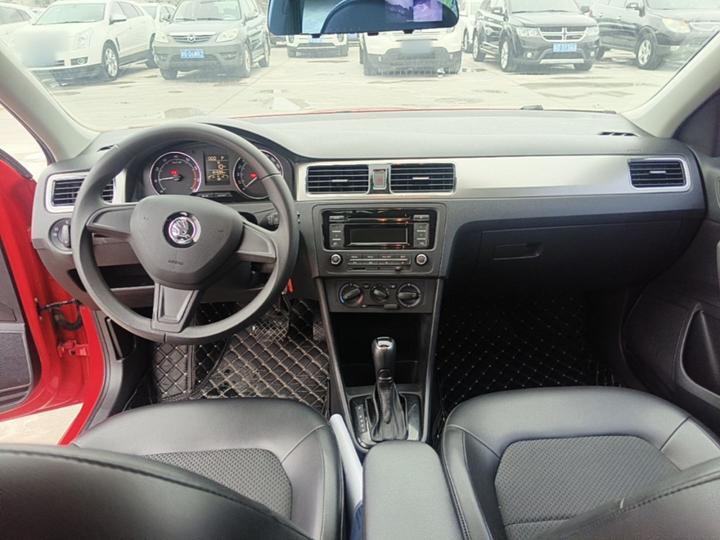 Rapid Spaceback 2014 1.6L AT Enjoy photo 5