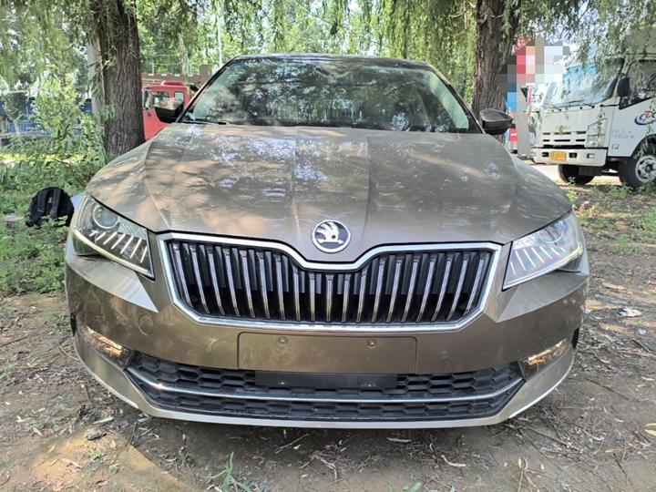 Superb 2016 TSI330 DSG photo 2
