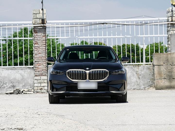 5 Series 2026 Facelift 530Li Exclusive Luxury photo 2