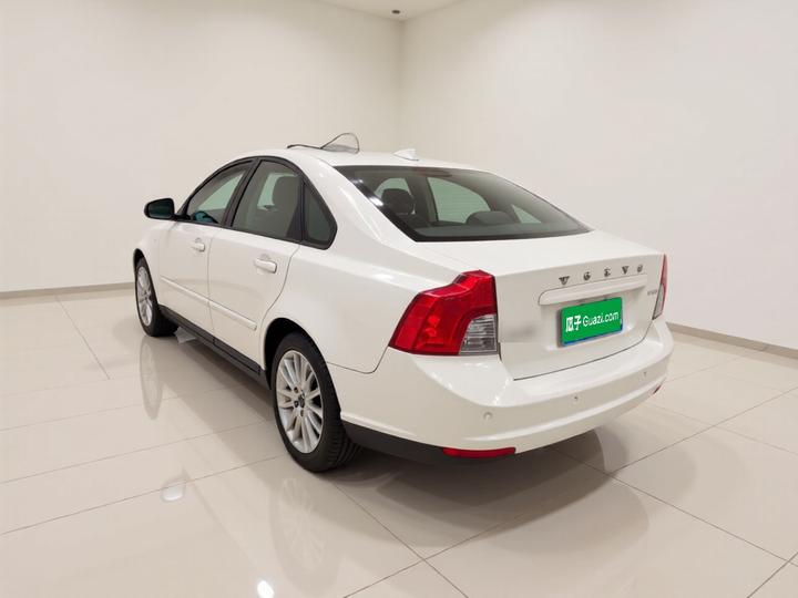 S40 2011 2.0L AT photo 4