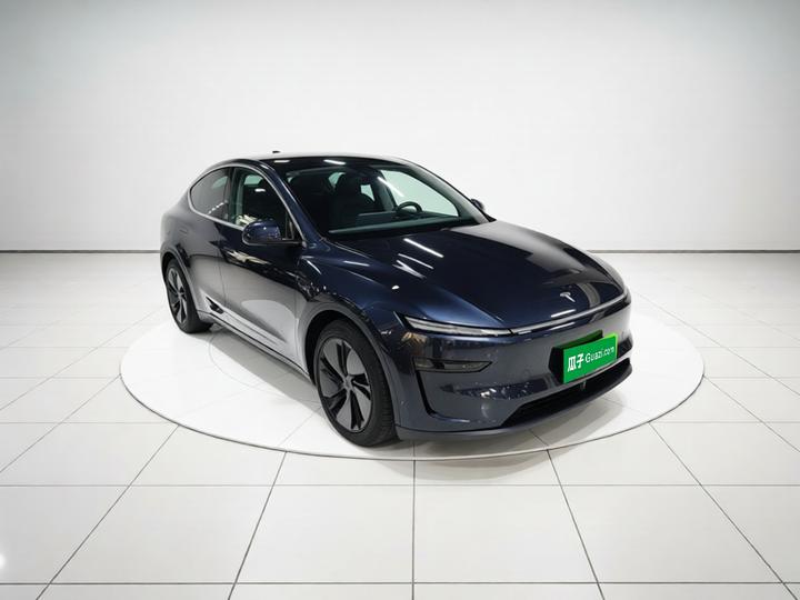 Model Y 2025 RWD photo 3