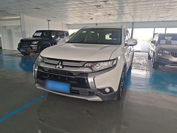 Outlander 2018 2.0L RWD Honor 5-Seater