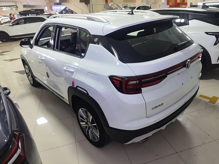 CS35PLUS 2019 1.4T DCT photo 4