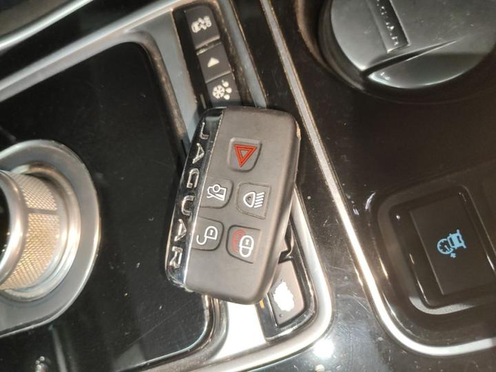 XE 2015 2.0T 200PS R-Sport photo 8