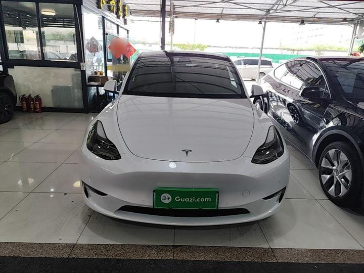 Model Y 2022 Long Range AWD photo 2