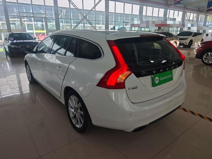 V60 2016 T5 photo 4