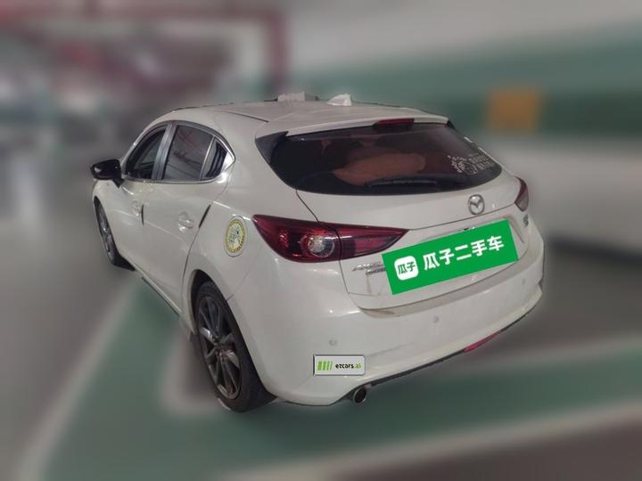 3 Axela 2017 Hatchback 2.0L AT Luxury China V photo 4