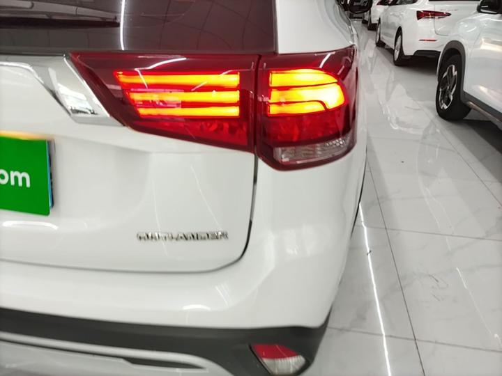Outlander 2020 2.0L RWD Enjoy 5-Seater photo 7